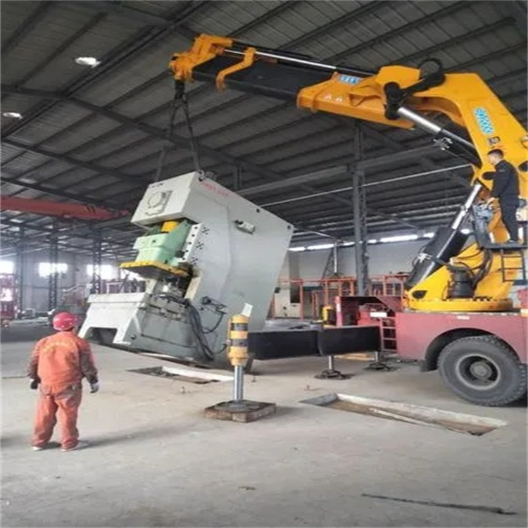 武城80吨折臂吊车出租附近电话